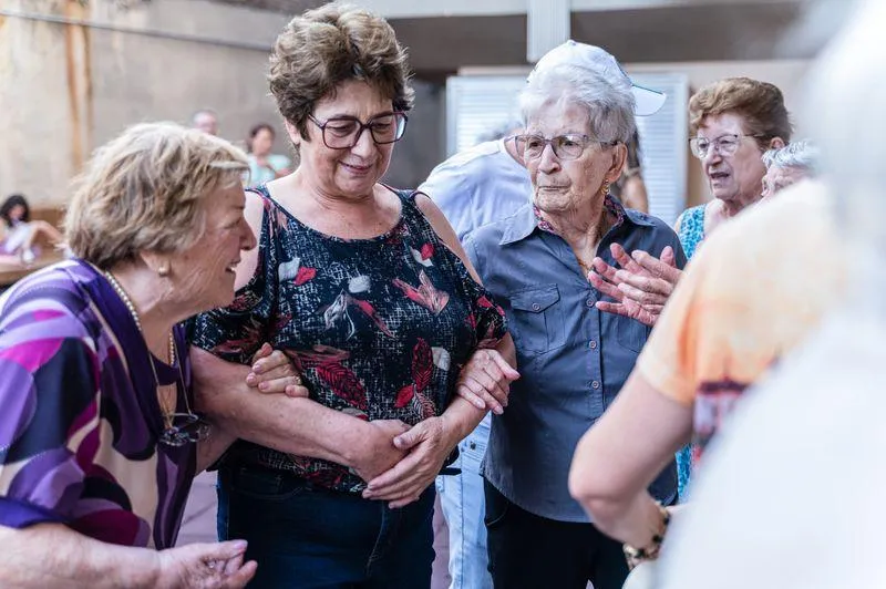 seniorenbetreuung zuhause alltag: Symbolbild zum Ratgeber „Pflegegrad 5: Was steht mir zu? Alle Leistungen 2026 im Ueberblick“